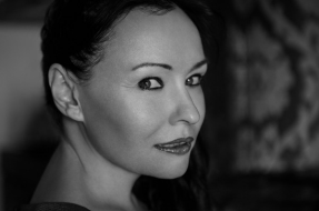 In Conversation with Award-winning Australian Actress & Author Vanessa de Largie