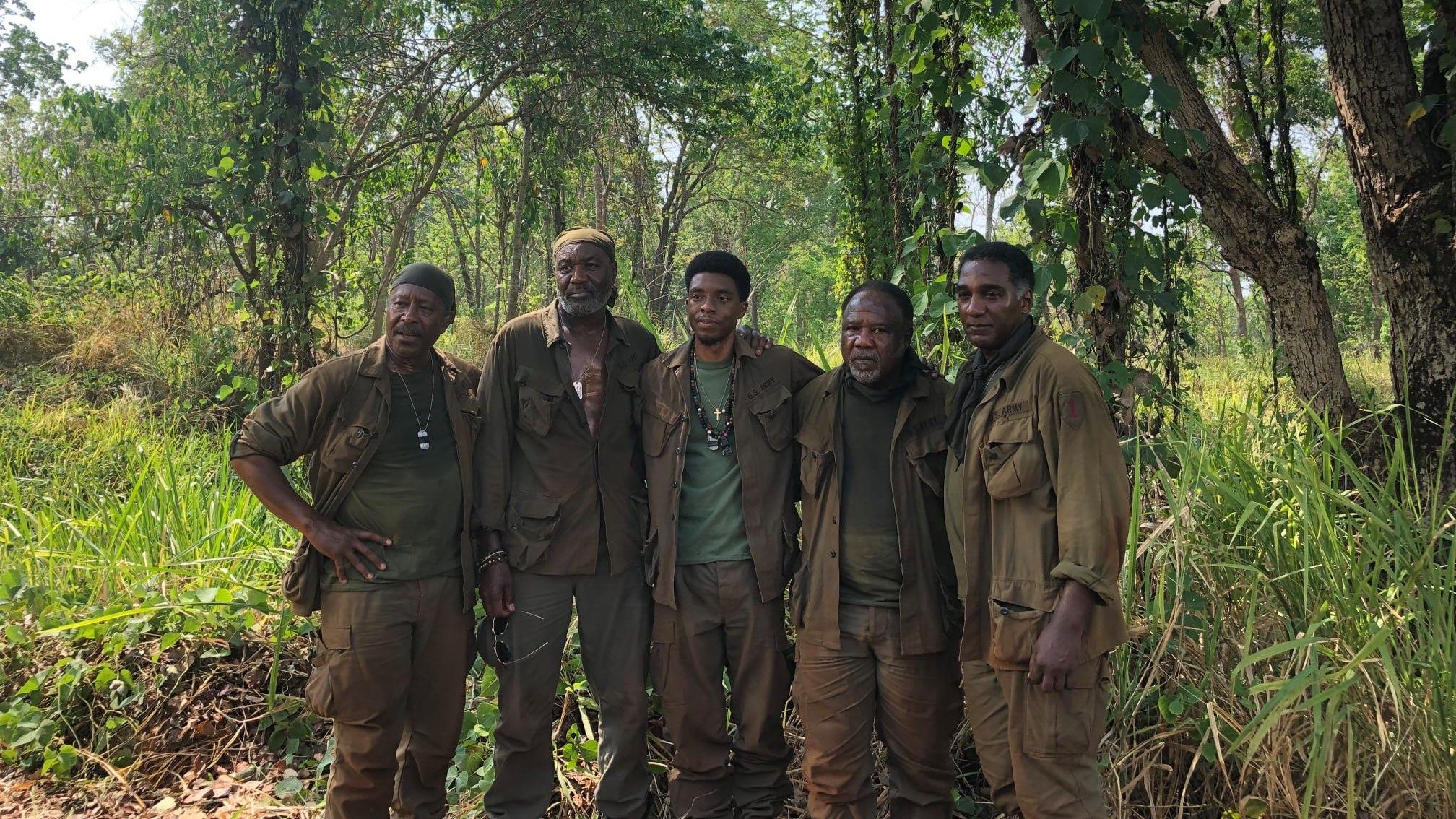 Chadwick Boseman on the set of Da Blood with Delroy Lindo