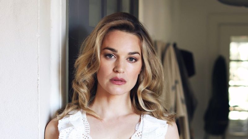 Laura Gordon is Obsessive/Creepy Claire in intensely gripping female-led Australian Drama, UNDERTOW Laura Gordon is Obsessive/Creepy Claire in intensely gripping female-led Australian Drama, UNDERTOW