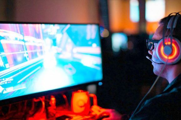 5 Realistic Ways To Make Money Through Gaming And Gambling