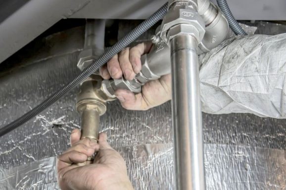 How Hiring a Plumber in Dallas Can Prevent Costly Water Damage